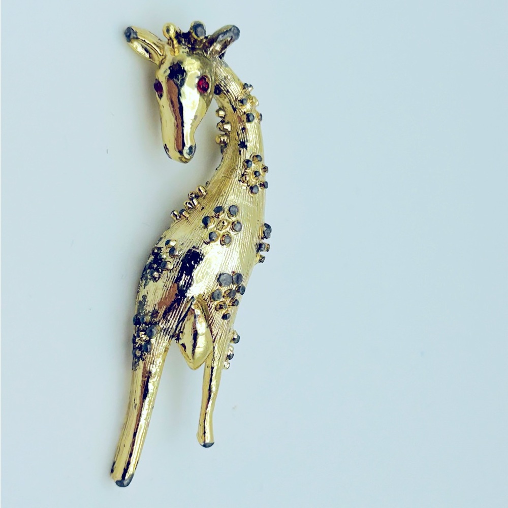 Giraffe Brooch Pin Safari Zoo Exotic